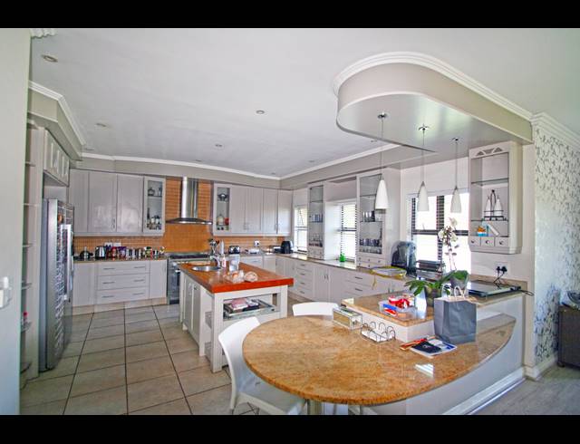 4 BEDROOM HOUSE FOR SALE IN WOODMEAD